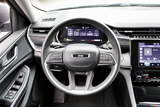 2023 Jeep Grand Cherokee Laredo photo 19
