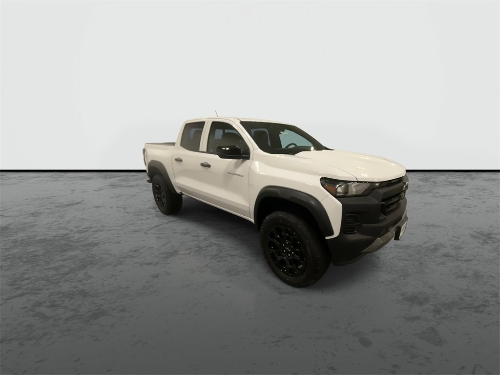 2026 Chevrolet Colorado Trail Boss photo 2