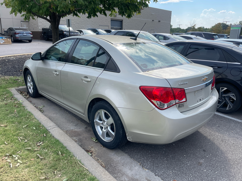 2014 Chevrolet Cruze photo 3