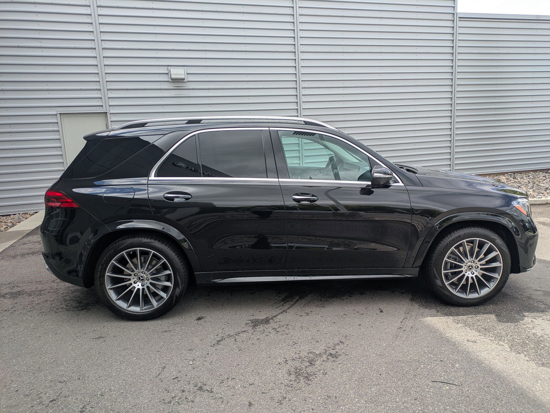 2025 Mercedes Benz GLE 350 4MATIC photo 2
