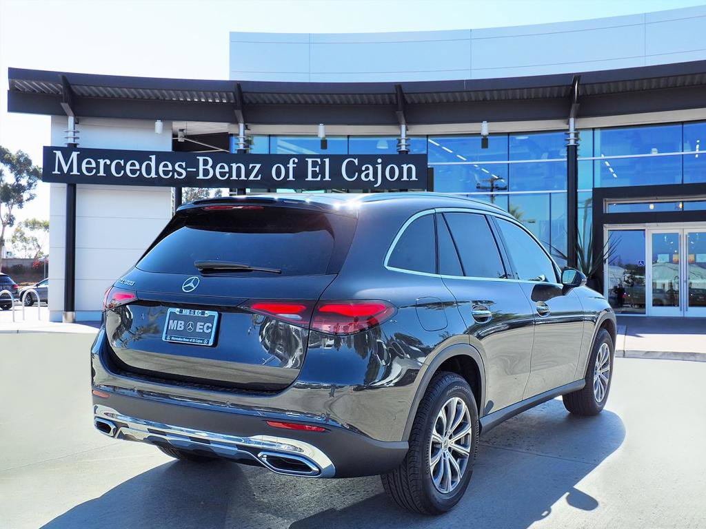 2026 Mercedes Benz GLC 300 photo 3
