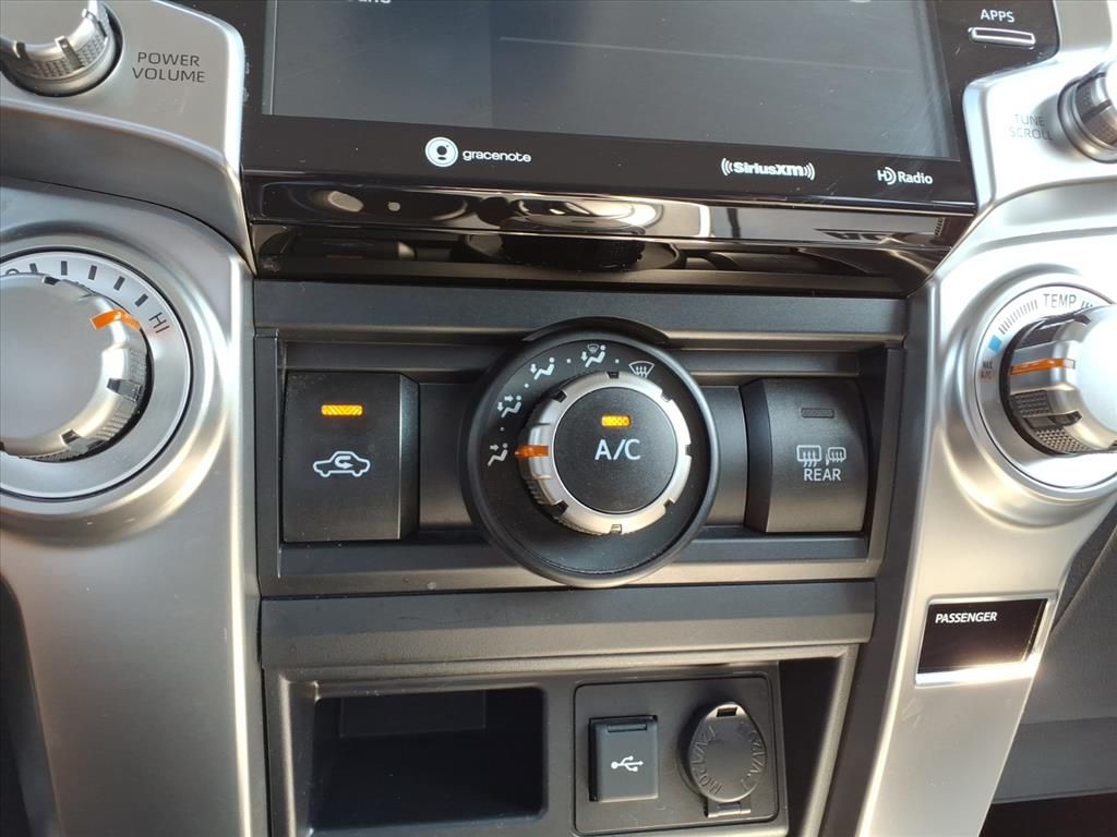 2024 Toyota 4Runner SR5 Premium photo 17