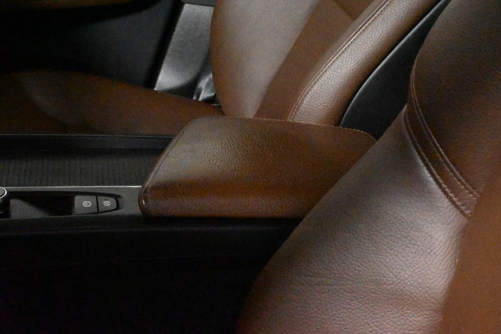2018 Volvo XC60 T5 Momentum photo 25