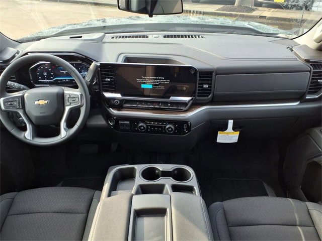 2025 Chevrolet Silverado 1500 LT photo 3