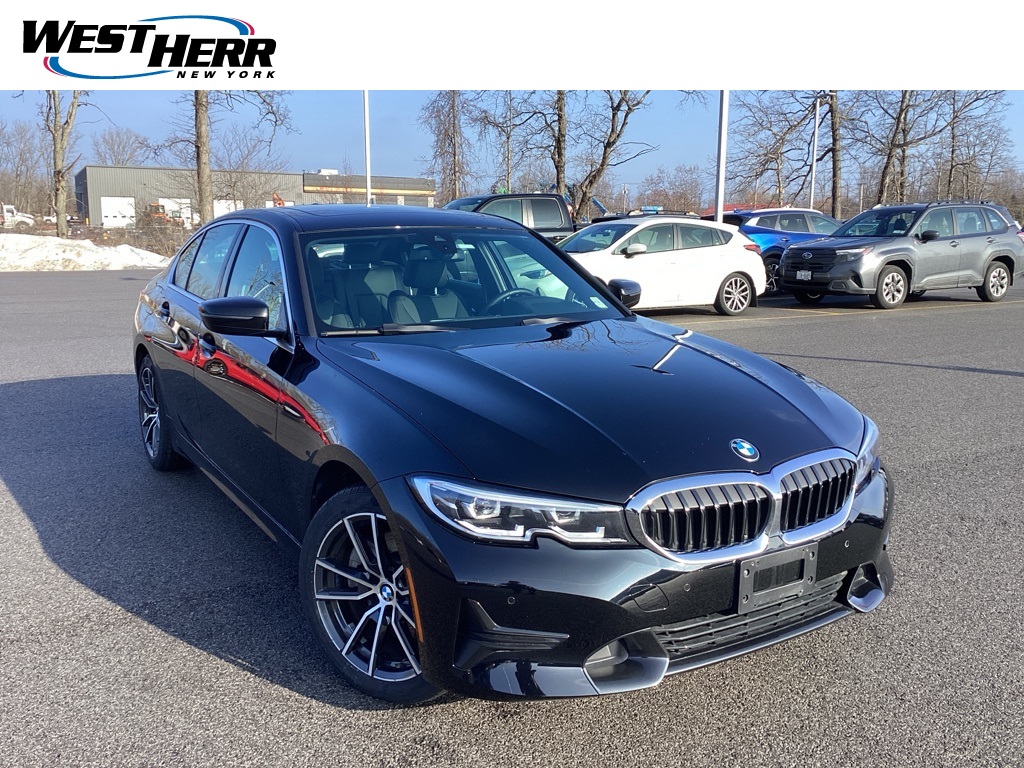 2022 BMW 3 Series 330i's photo