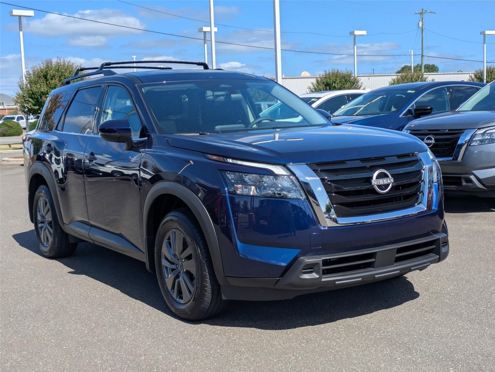 2025 Nissan Pathfinder SV photo 3