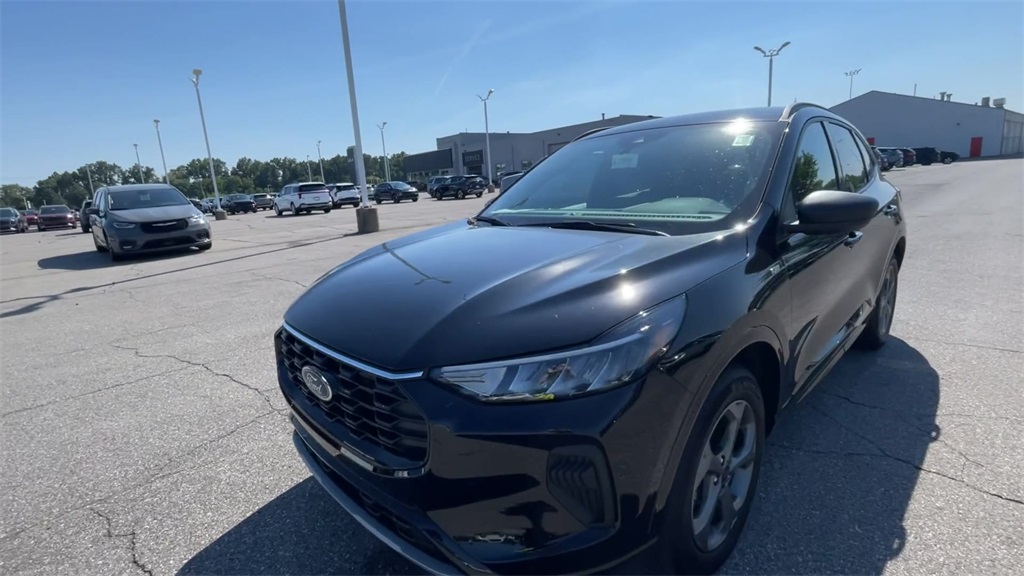 2024 Ford Escape ST-Line photo 3