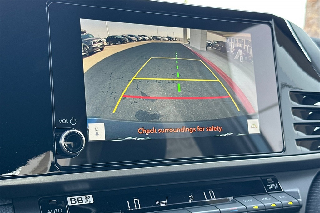 2025 Toyota Camry SE photo 18