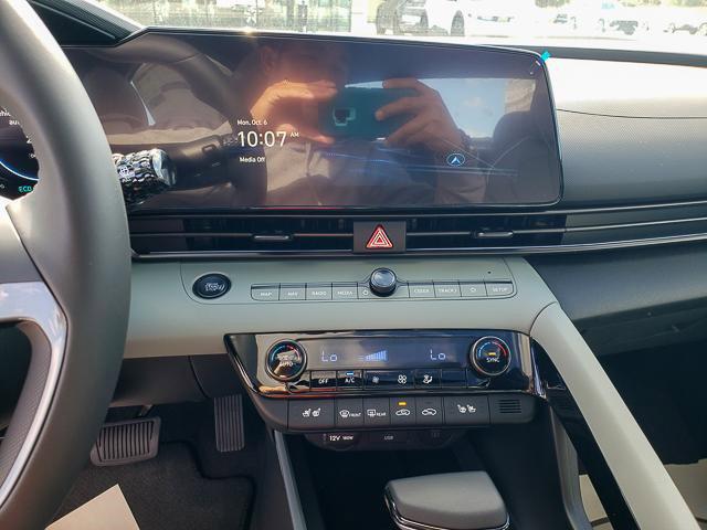 2025 Hyundai Elantra Hybrid Limited photo 13