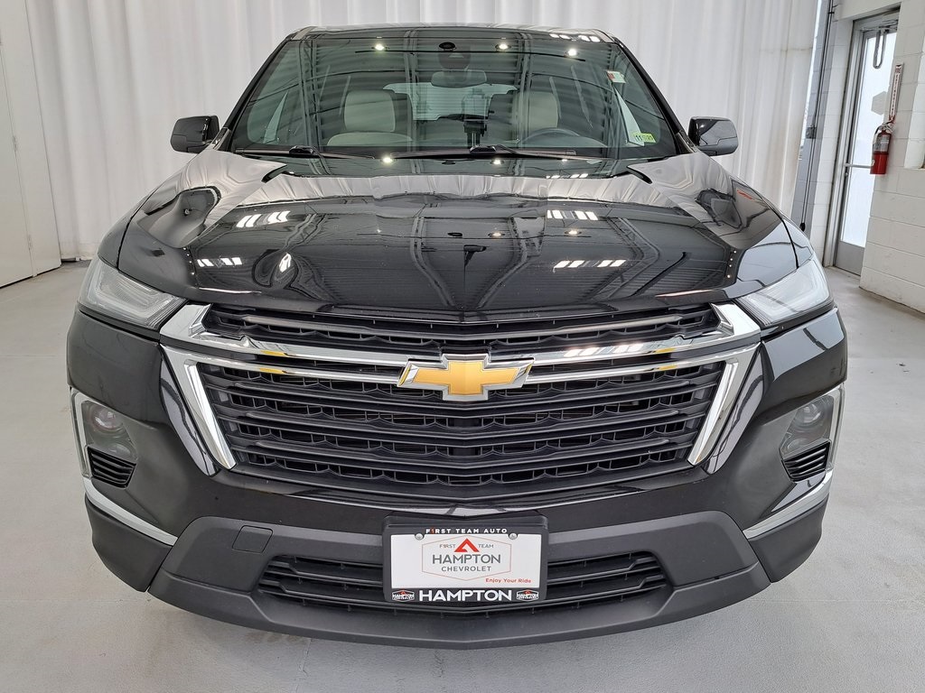 2023 Chevrolet Traverse LS photo 2