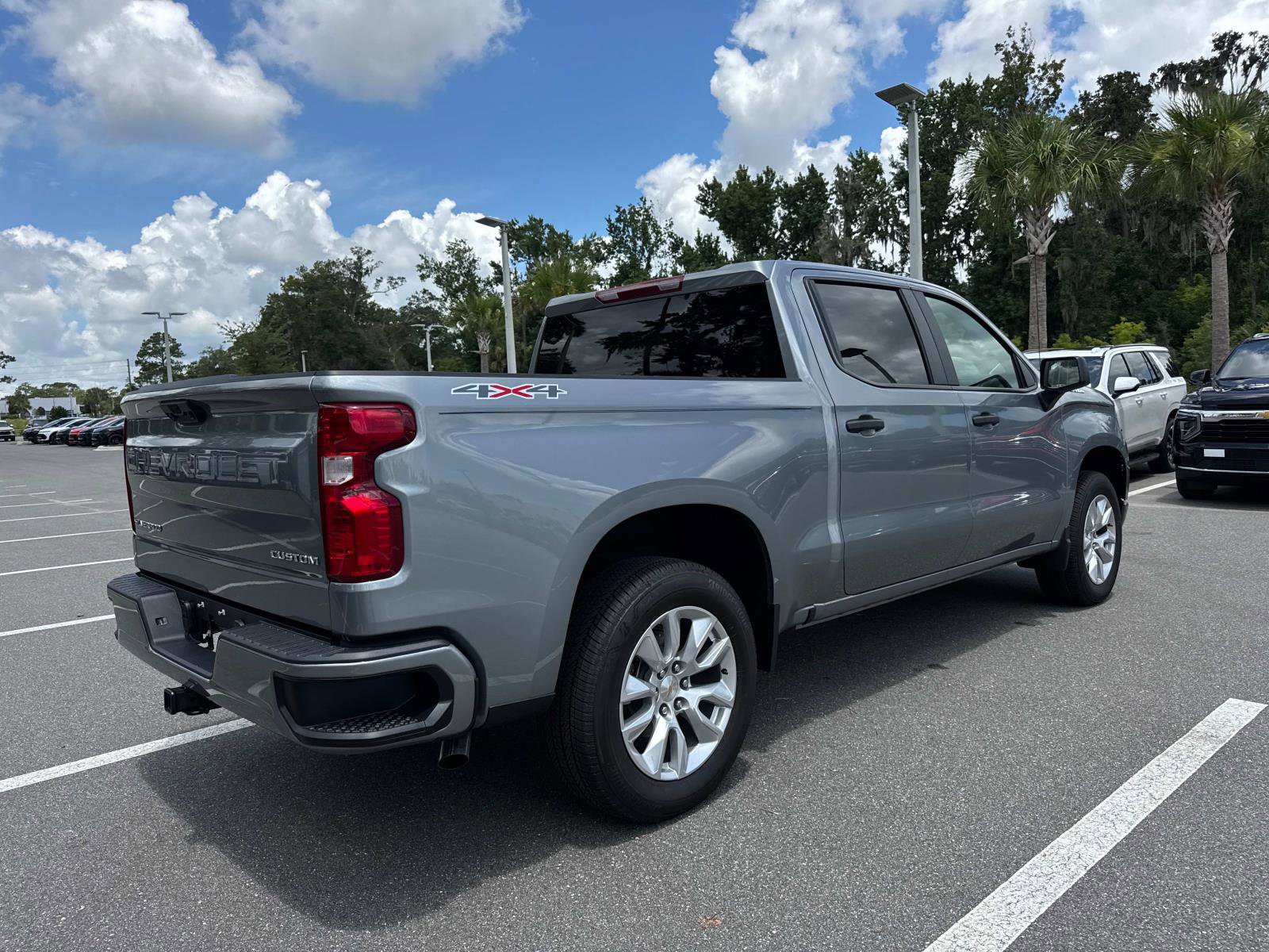 2025 Chevrolet Silverado 1500 Custom photo 3