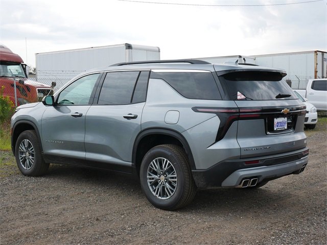 2026 Chevrolet Traverse photo 2