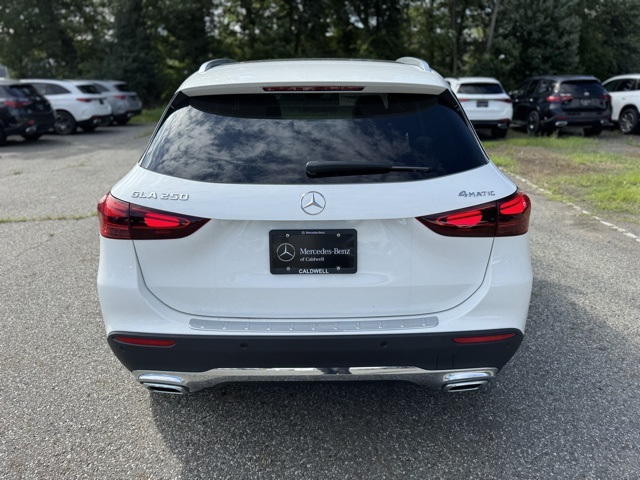 2026 Mercedes Benz GLA 250 4MATIC photo 4