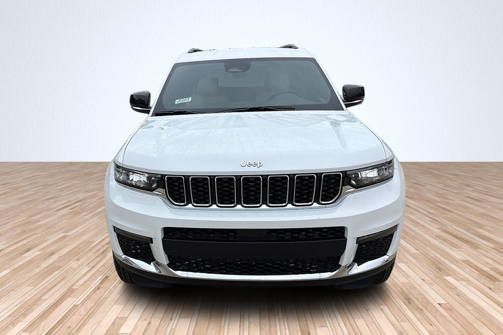 2025 Jeep Grand Cherokee Limited photo 3