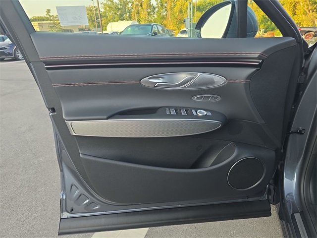 2026 Genesis GV70 2.5T Sport Prestige photo 13