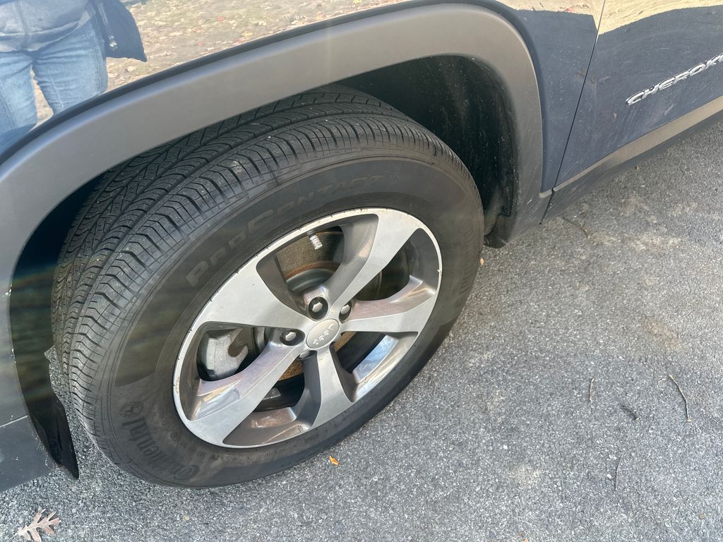 2020 Jeep Cherokee Limited photo 2