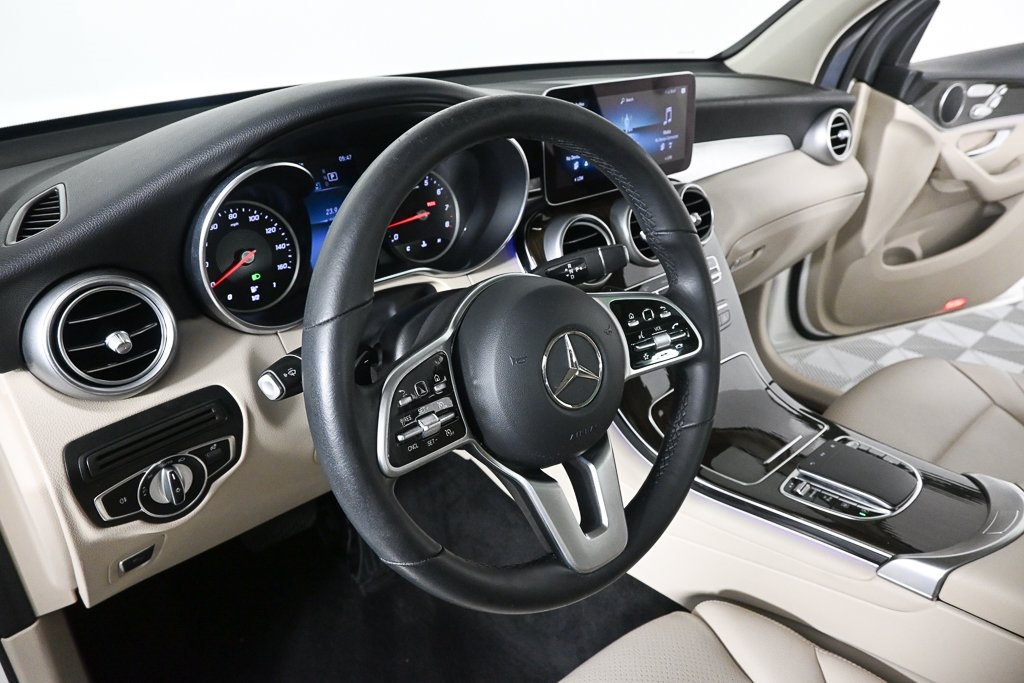 2022 Mercedes Benz GLC 300 photo 6