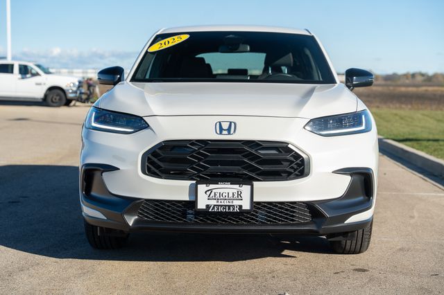 2025 Honda HR-V Sport photo 2