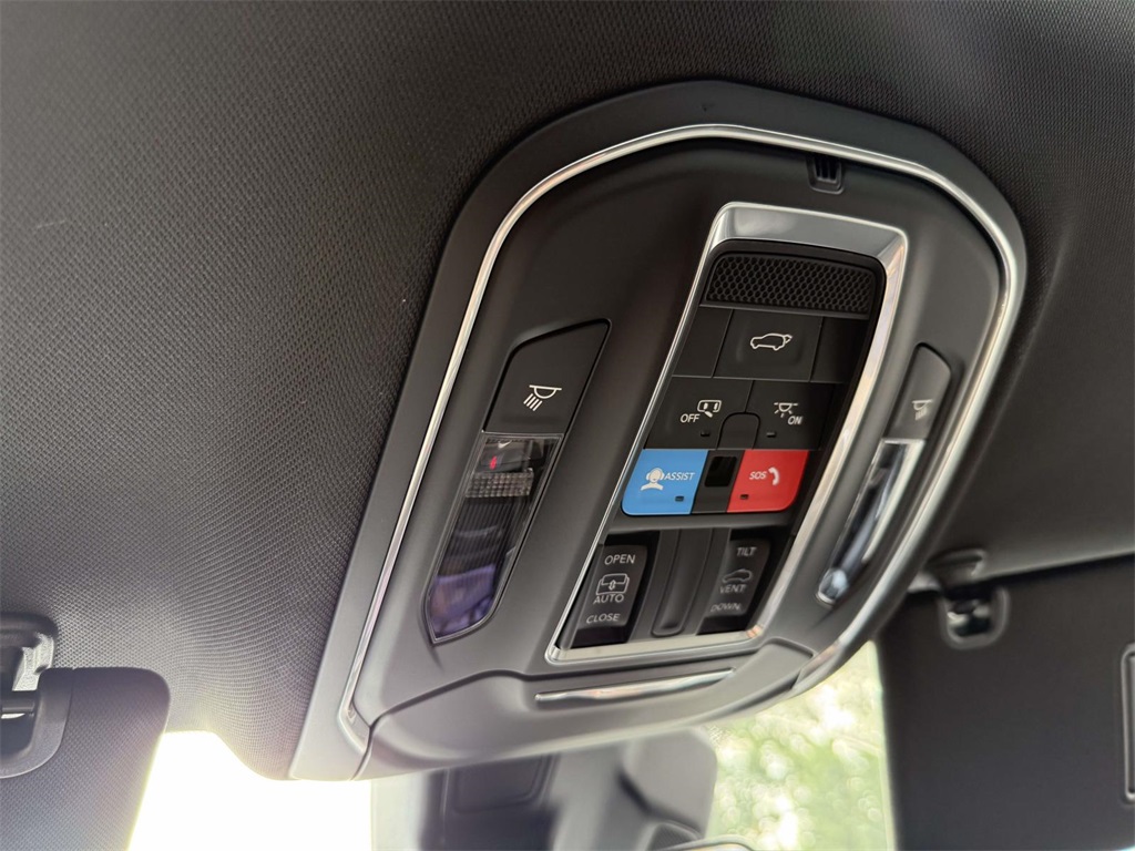 2025 Jeep Grand Cherokee Altitude X photo 28