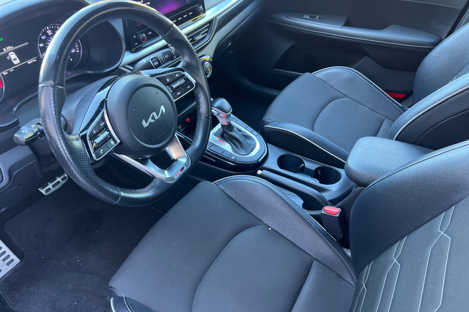 2023 Kia Forte GT-Line photo 6