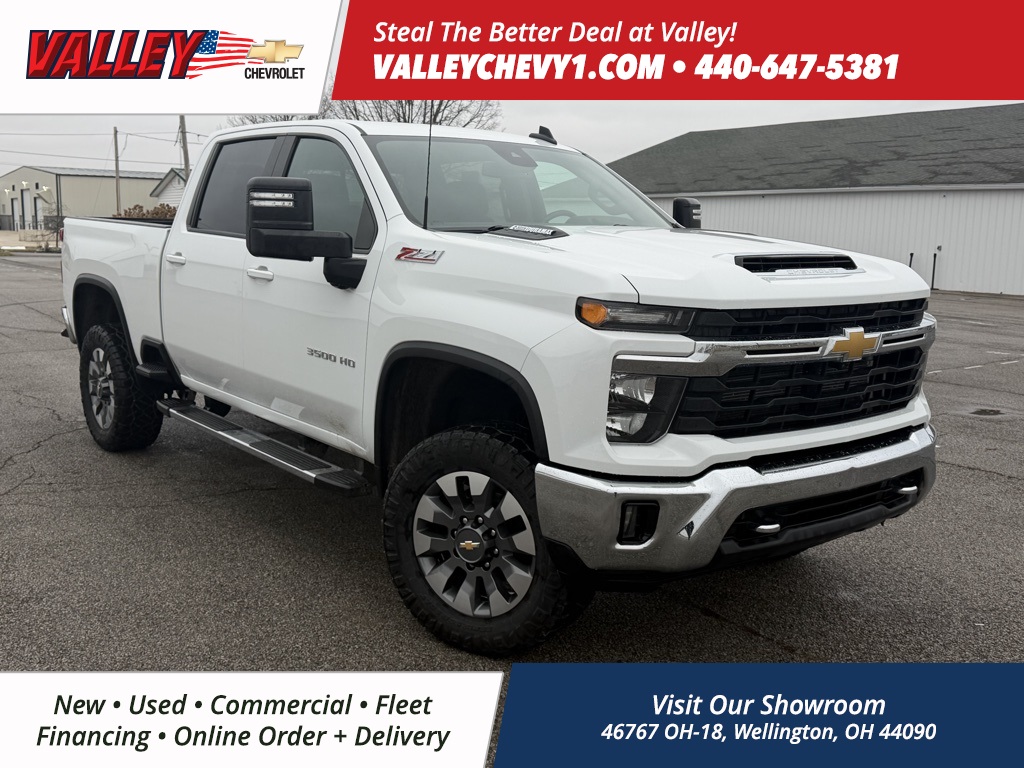2024 Chevrolet Silverado 3500HD LT's photo