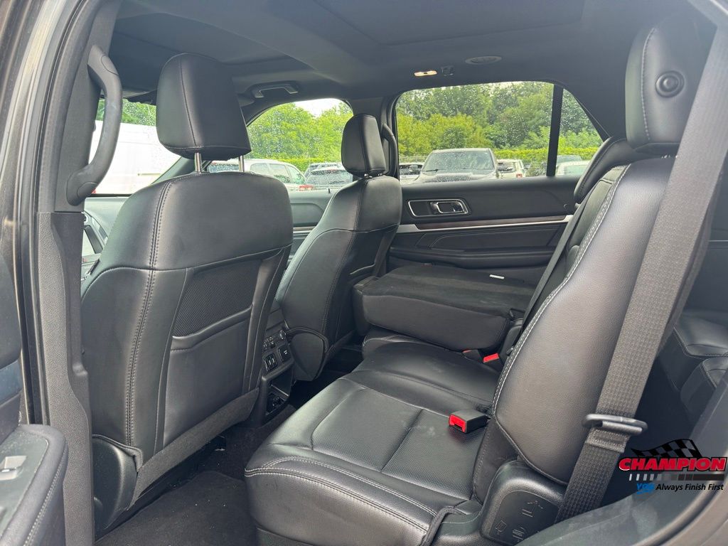 2019 Ford Explorer Limited photo 19