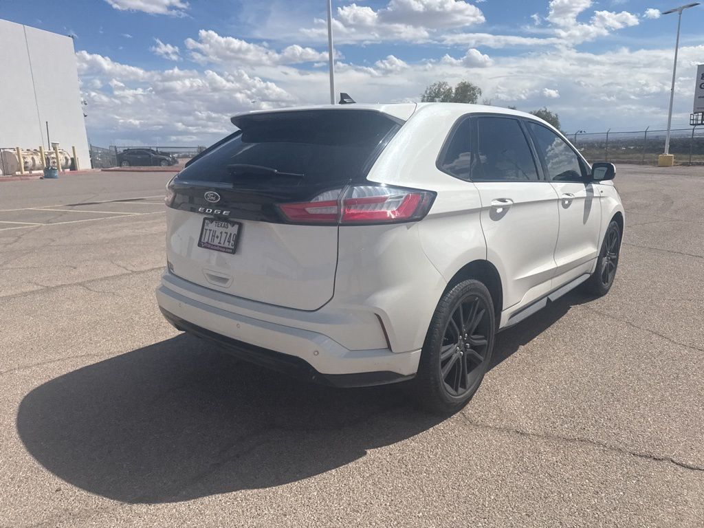 2023 Ford Edge ST photo 8