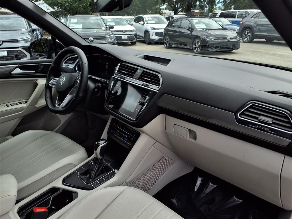 2022 Volkswagen Tiguan SE R-Line Black photo 21