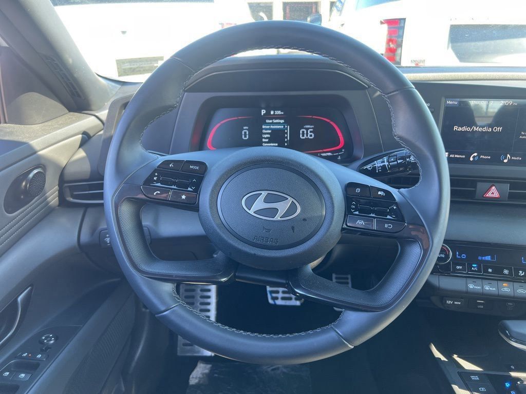 2025 Hyundai Elantra SEL Sport photo 12