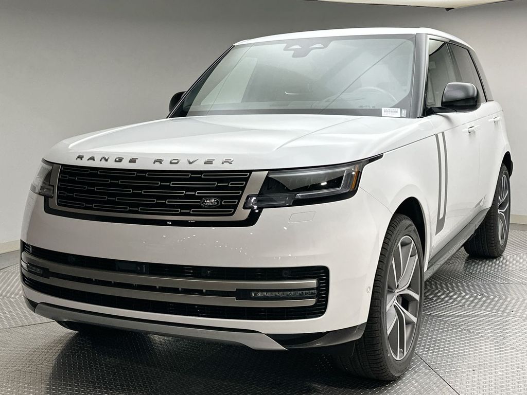 2026 Land Rover Range Rover SE's photo