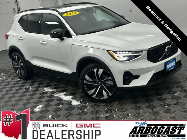 2023 Volvo XC40 Plus's photo
