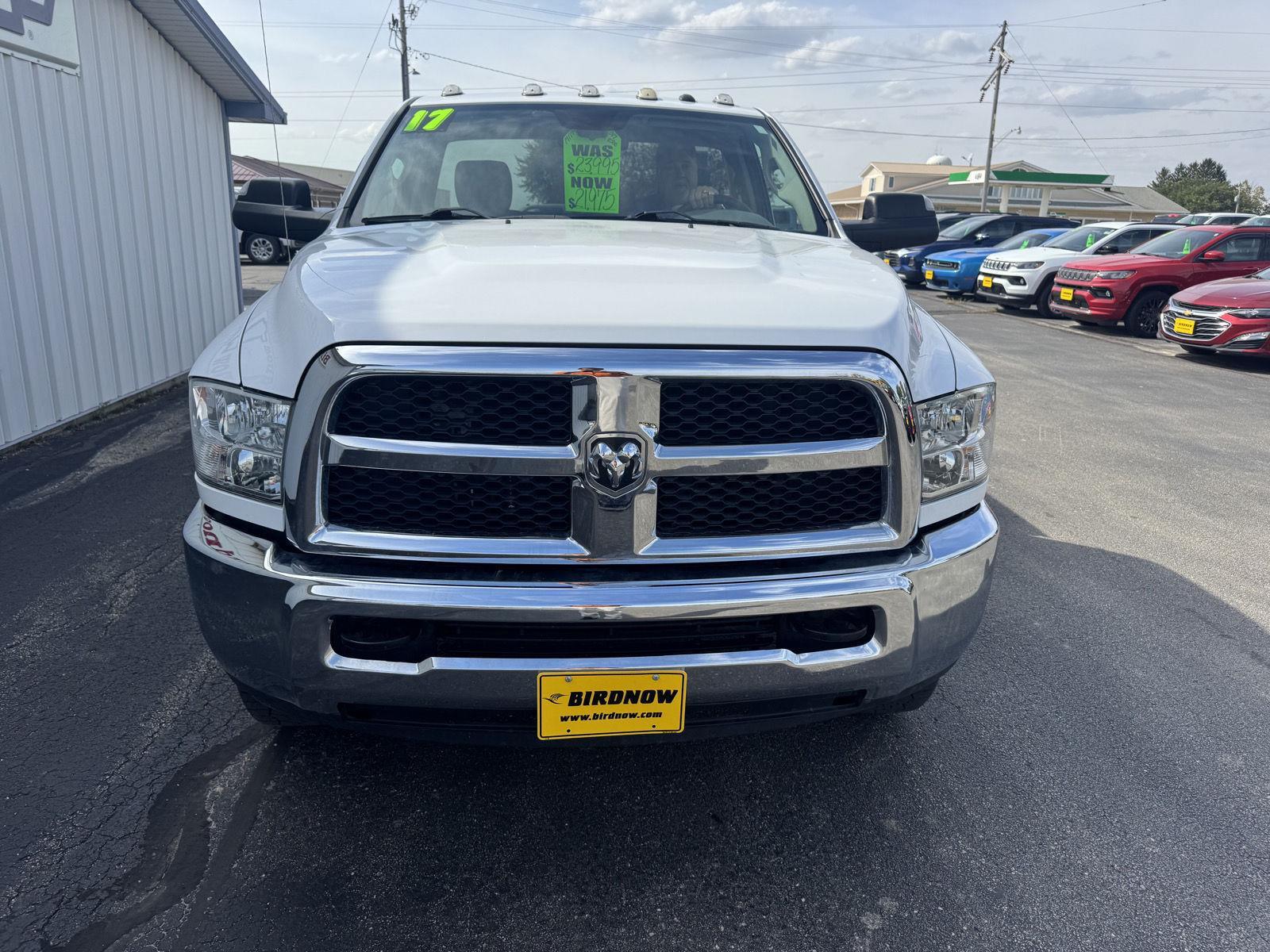 2017 Ram 2500 Tradesman photo 3