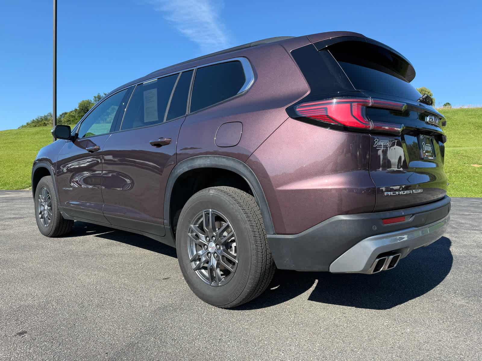 2025 Gmc Acadia Elevation photo 2
