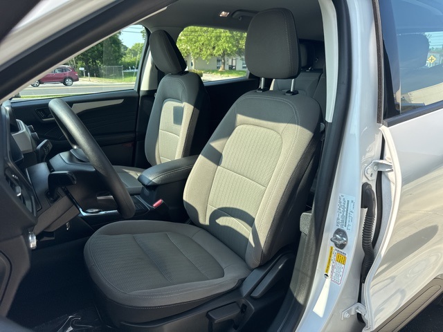 2022 Ford Escape S photo 10