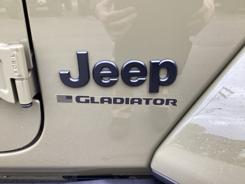 2025 Jeep Gladiator Sport photo 10