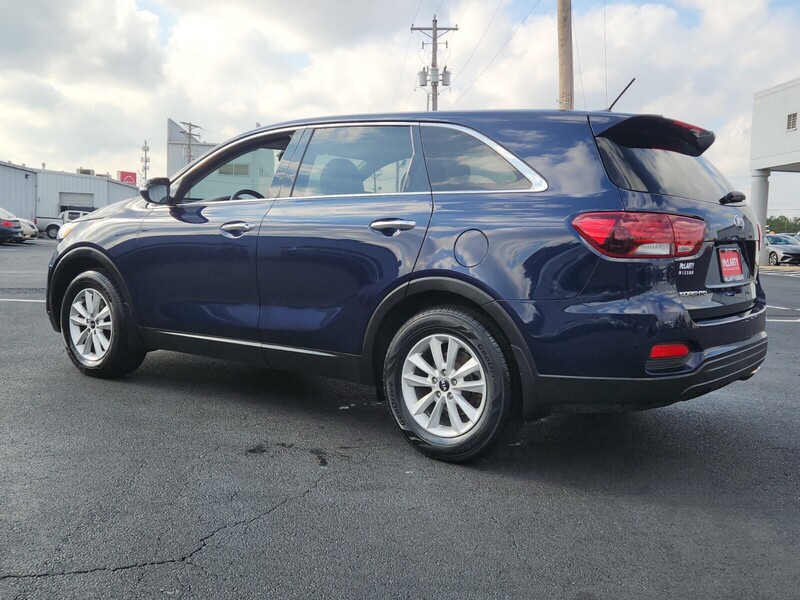 2020 Kia Sorento LX photo 2