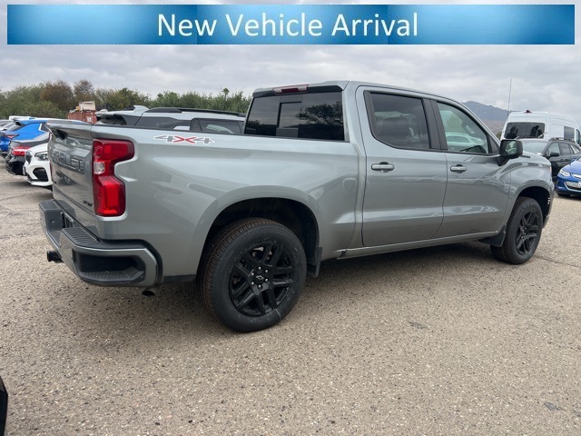 2023 Chevrolet Silverado 1500 RST photo 2