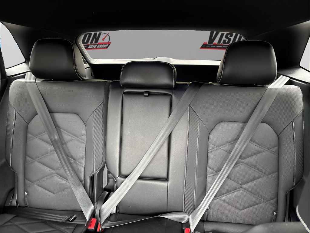 2024 Volkswagen Atlas Cross Sport SE Technology photo 19