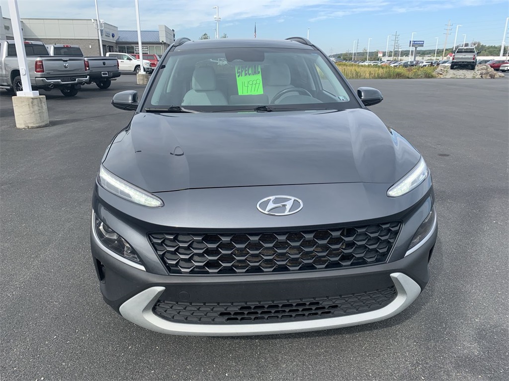 2022 Hyundai Kona SEL photo 3