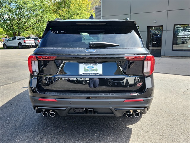 2025 Ford Explorer ST photo 3