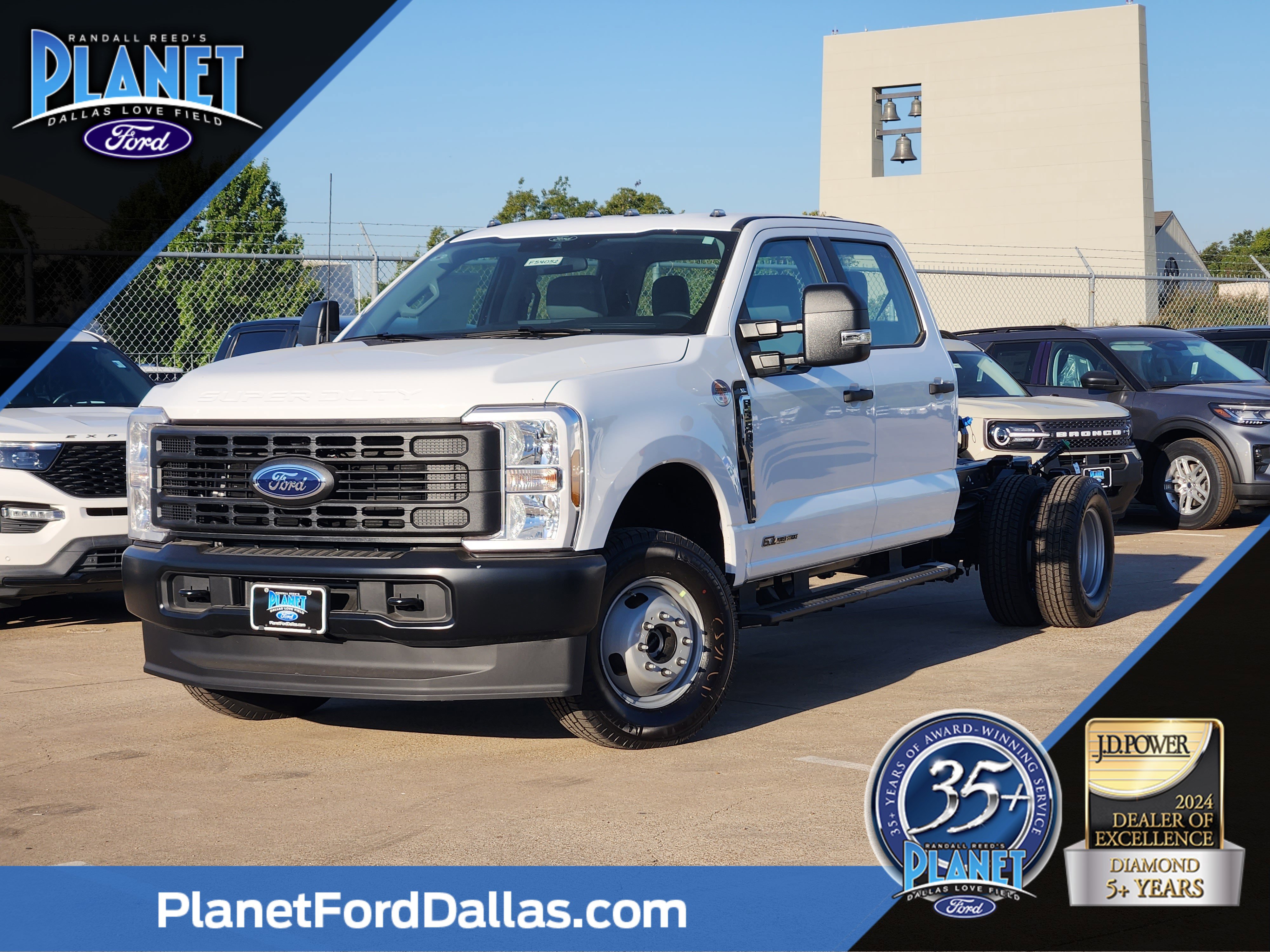 2026 Ford F-350 Super Duty Chassis Cab XL's photo