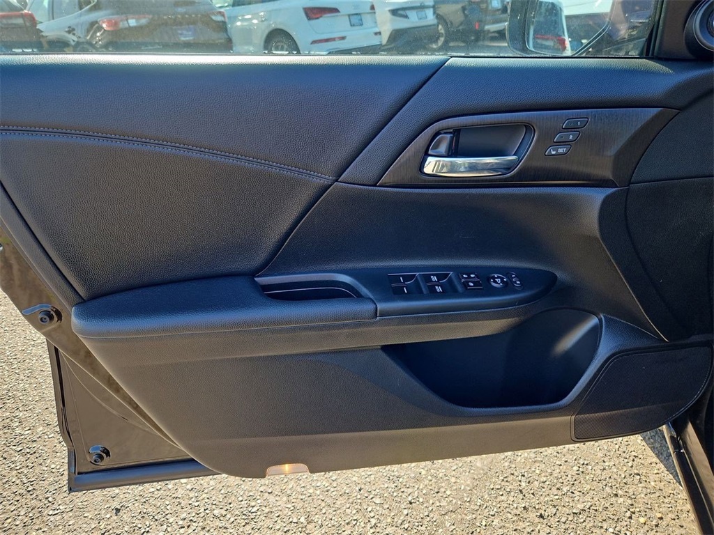2015 Honda Accord EX-L photo 9