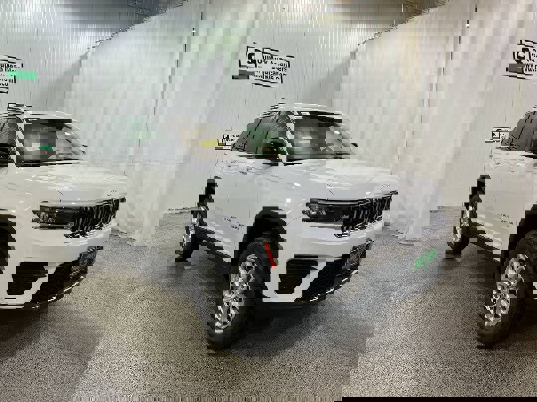 2025 Jeep Grand Cherokee Laredo's photo