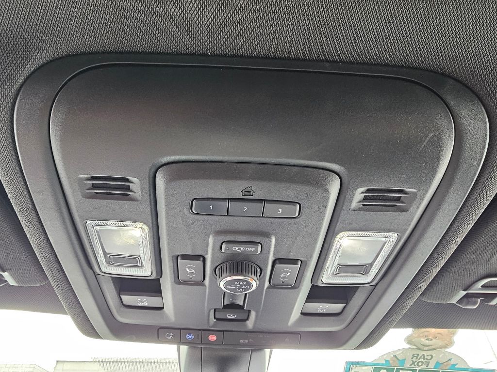 2021 GMC YUKON XL - Image 21