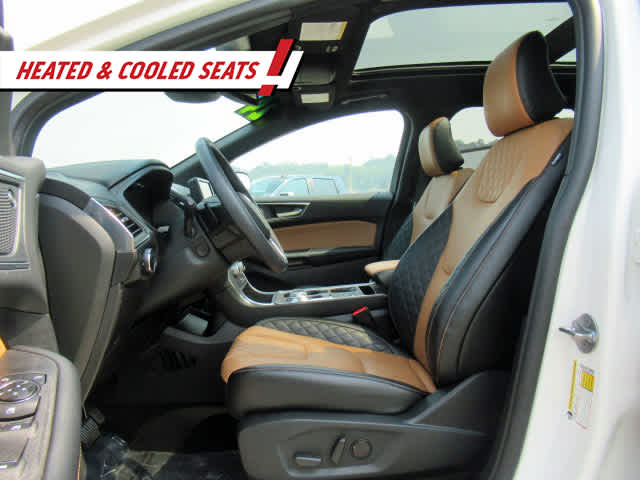 2024 Ford Edge Titanium photo 4