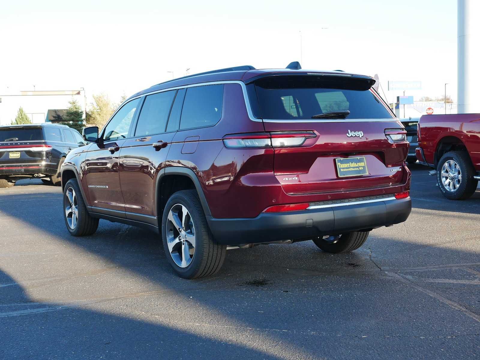 2025 Jeep Grand Cherokee Limited photo 2