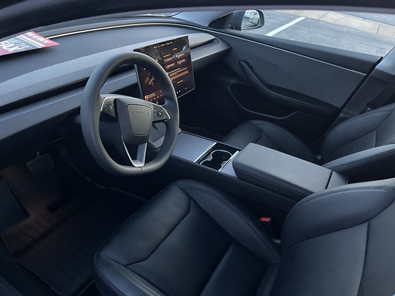 2024 Tesla Model 3 photo 3