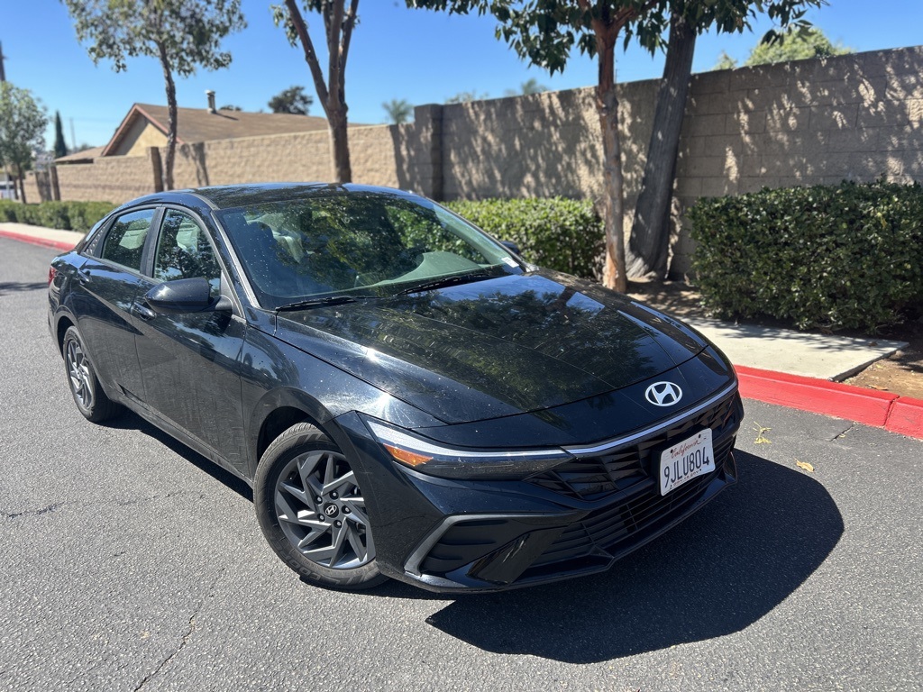 2024 Hyundai Elantra SEL photo 4