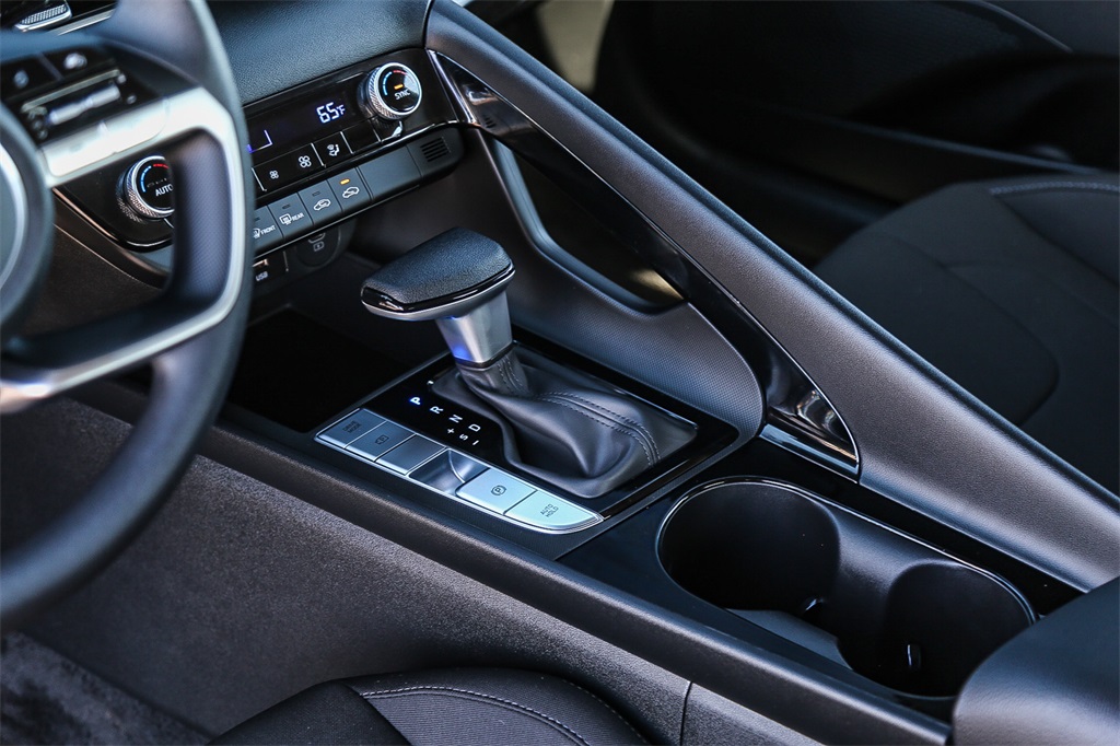 2025 Hyundai Elantra Blue SEL Sport photo 20