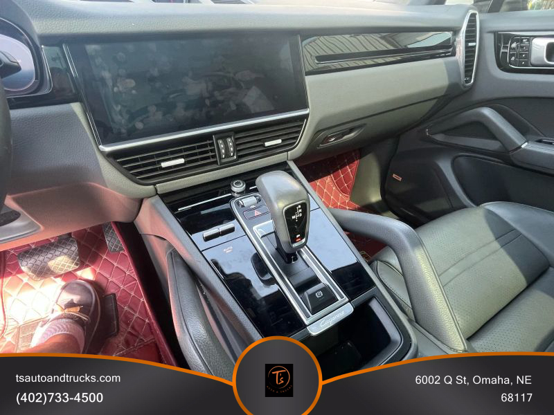 2020 Porsche Cayenne photo 14